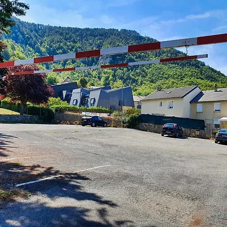 Apartment Idealement Situe, Spacieux Et Agreable, Parking Gratuit Et Classe 3 Etoiles