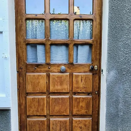 Appartement Idéalement Situé, Spacieux Et Agréable, Parking Gratuit Et Classé 3 étoiles *