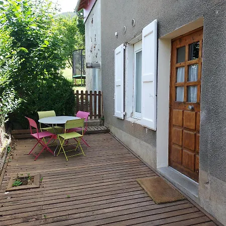 Idealement Situe, Spacieux Et Agreable, Parking Gratuit Et Classe 3 Etoiles *
