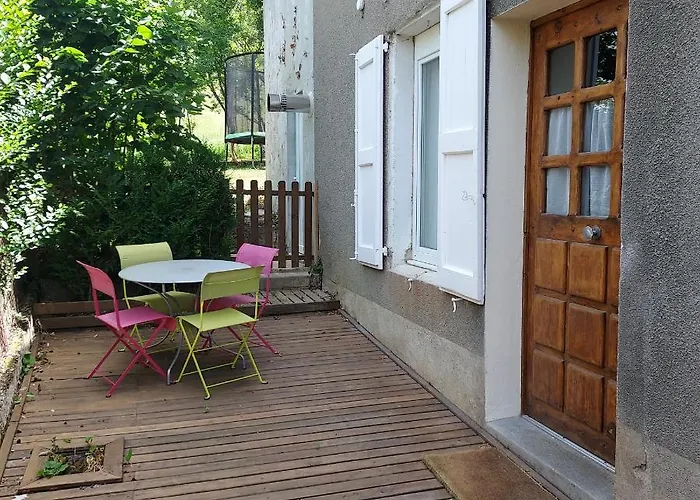 Idealement Situe, Spacieux Et Agreable, Parking Gratuit Et Classe 3 Etoiles *